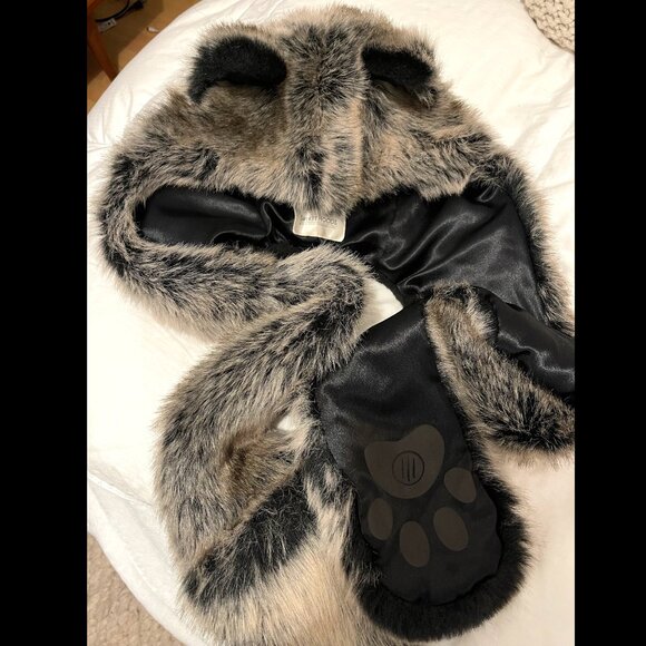 Grey Wolf Spirit Hood (Faux Fur) - Picture 2 of 4